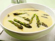 Рецепта Крем супа от аспержи със сметана и сирене Пармезан